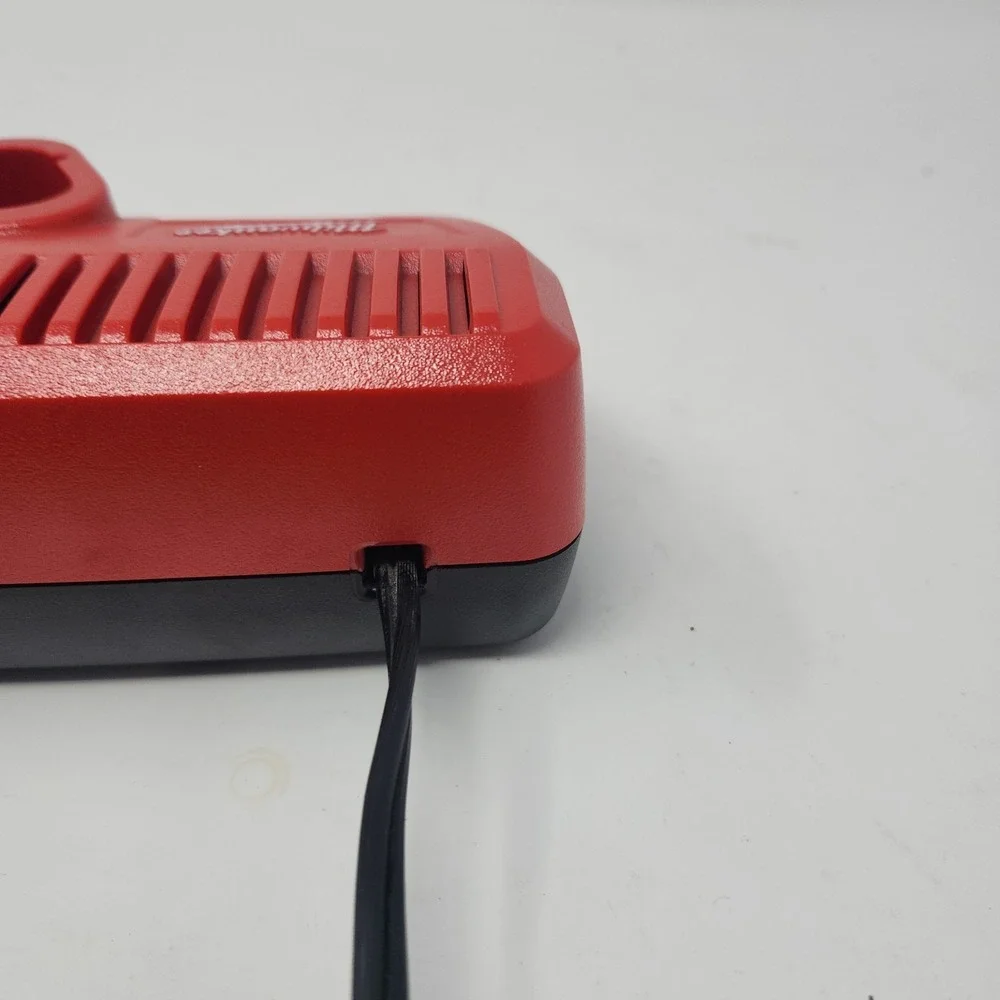 Genuine Milwaukee M12 Lithium Ion 12 Volt Battery Charger 48-59-2401 Working